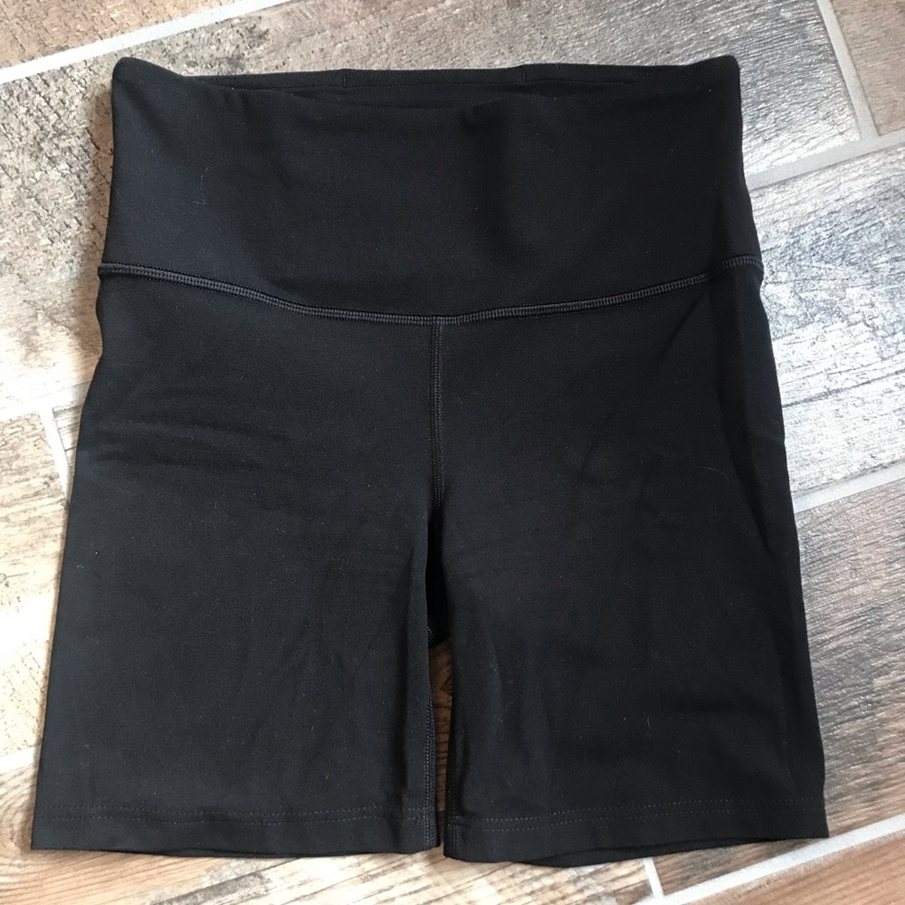 Athleta elation shorts 6”